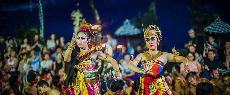 Join us at the International Education Fair Bali, a premier platform connecting international universities with aspiring Indonesian students. This event offers direct engagement through both student fairs and targeted school visits across Bali.